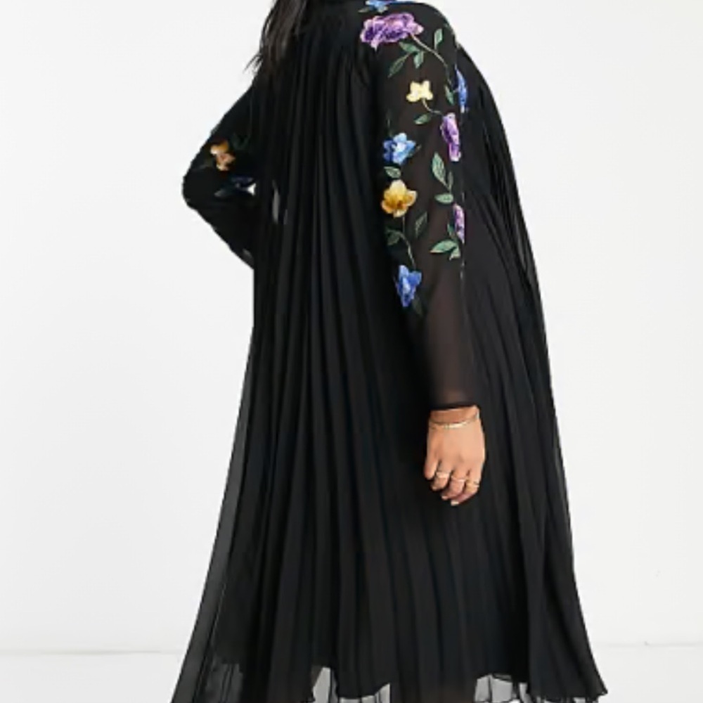 ASOS DESIGN pleated midi shirt dress embroidered sleeves in black S 18. E58